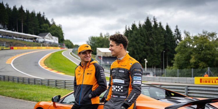 norris en piastri bedwingen nordschleife tijdens f