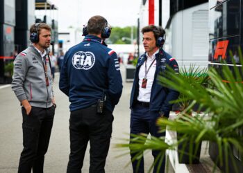 olav mol haalt uit naar ontevreden f1 fans