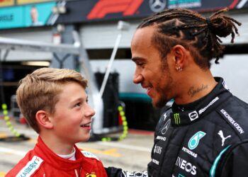 ollie bearman lewis hamilton was een van de eersten die me steunde