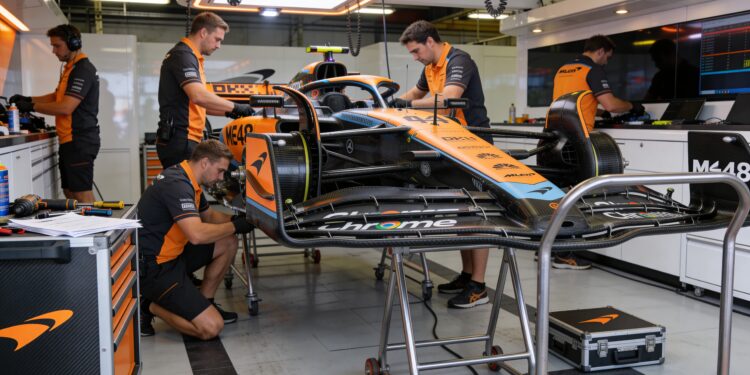 ongekende f1 pauze geeft mclaren reddingslijn tege