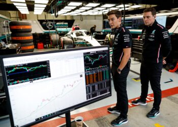 onverwachte f1 pauze schudt kaarten voor mercedes en concurrenten