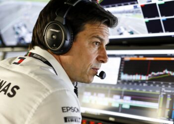 palmer waarschuwt mercedes voorkom timide mclaren