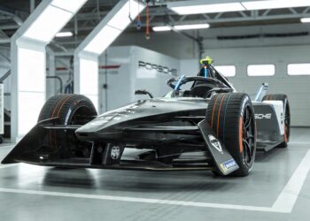 porsche onthult 975 rse gen4 formula e snel als f2