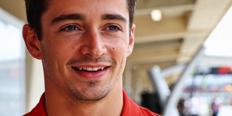 prins albert verrast charles leclerc met uniek huwelijkscadeau