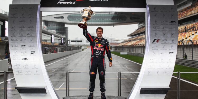 red bull s historische eerste zege met onbedoelde klankfout