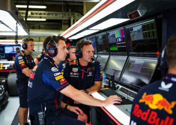 red bull schudt technische afdeling op na tegenvallende start