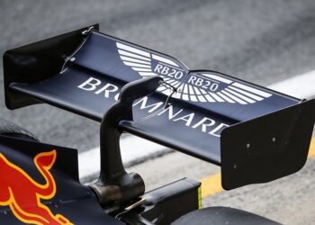 red bull test eigen versie van ferraris macarena a