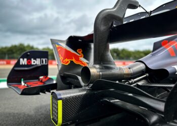 red bull test nieuwe achtervleugel geinspireerd op