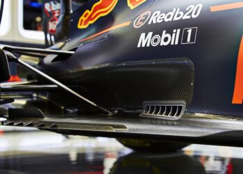 red bull verkiest chassis boven motor de logica ac
