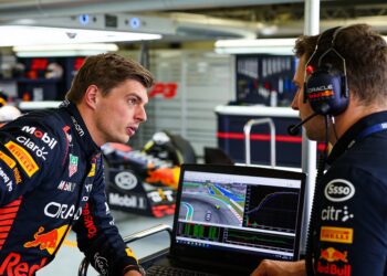 red bull wijst naar auto niet regels voor onvrede