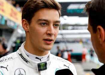 russell reageert op verstappens twijfels over f1 toekomst