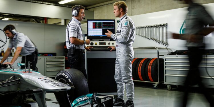 schumachers geheime wapen bij mercedes onthuld door sam bird