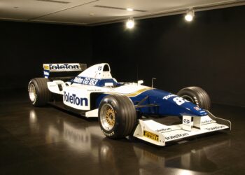 senna s eerste f1 auto geveild voor miljoenen