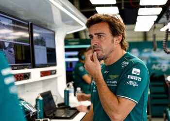 spaanse f1 kijkcijfers dalen lobato wijst naar aston martin en williams