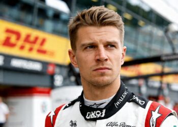 tor pozna circuit sluiting dreigt fans roepen kubica op