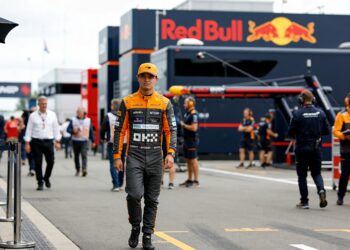 verrassend gerucht piastri mogelijke opvolger verstappen