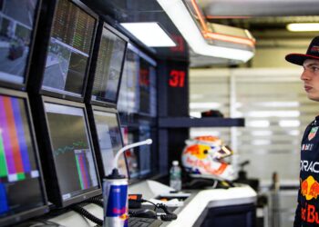 verstappen door eigen team uit kwalificatie nurbur 1