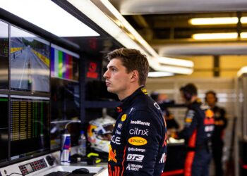 verstappen door eigen team uit kwalificatie nurbur