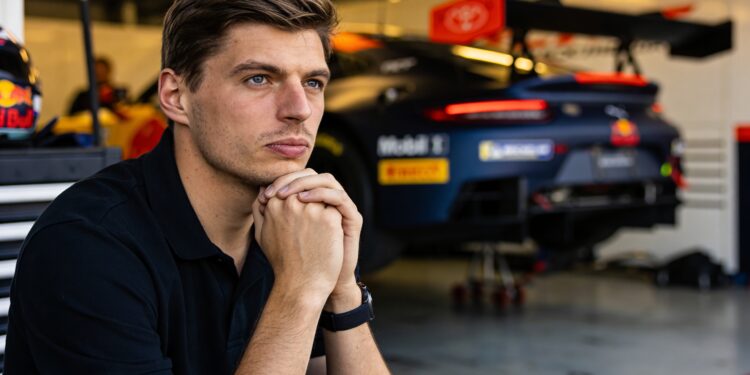 verstappen duikt nordschleife in voor 24 uur kwalificaties