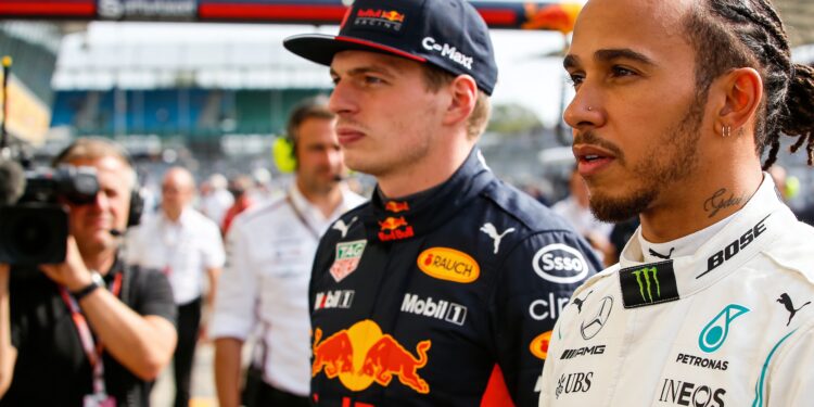 verstappen en hamilton torenhoog in f1 salarissen 2026