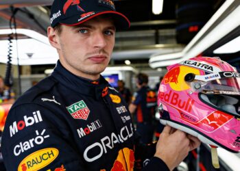 verstappen kiest voor radicaal nieuw helmdesign in