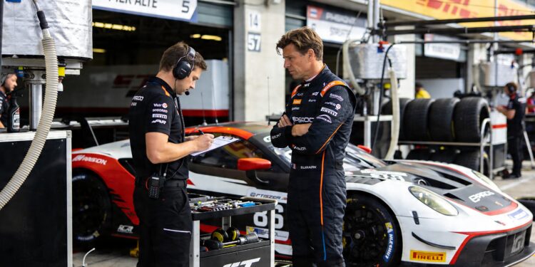 verstappen krijgt gridstraf voor nordschleife race