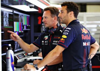 verstappen reageert verrassend op lambiase s overstap naar mclaren