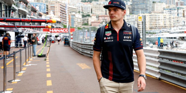 verstappen vindt rust in monaco met familie voor f