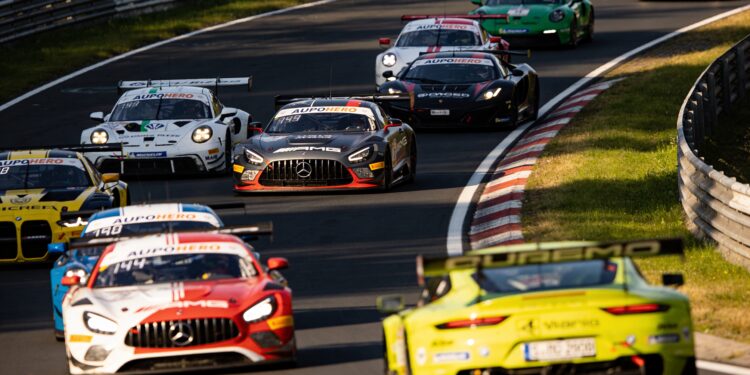 verstappen wacht recordveld bij 24 uur van nurburg