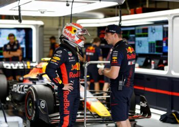 vertrouwde verstappen monteur ole schack verlaat red bull naar verluidt
