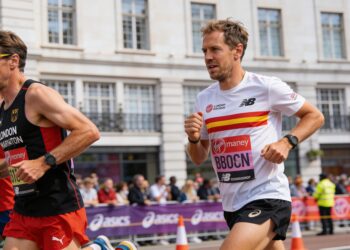 vettel verpulvert magische grens in london maratho