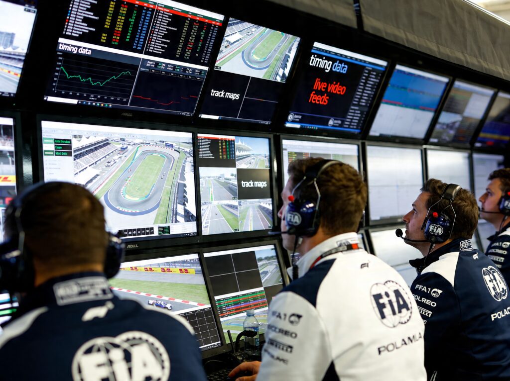 voormalig wedstrijdleider wittich steunt michael masi