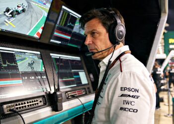wolff f1 regels vragen om scalpel geen honkbalknuppel