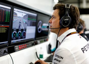 wolff onthult gewaagde strategie met kimi antonelli bij mercedes