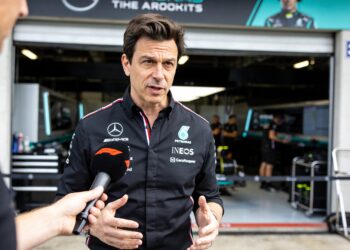 wolff ontkent geen connectie tussen alpine interesse en horner