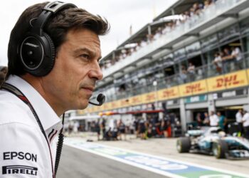 wolff trekt duidelijke grens voor interne strijd b