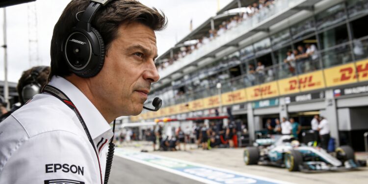 wolff trekt duidelijke grens voor interne strijd b