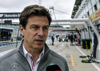 wolff waarschuwt fia nieuwe motorregel mag geen ko