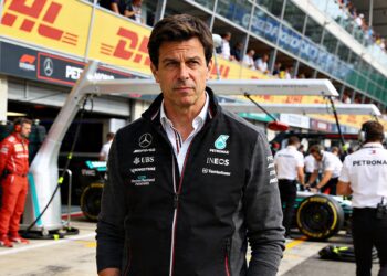 wolff waarschuwt voor budgetcap impact door midden