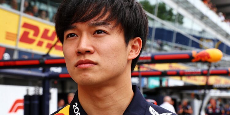 yuki tsunoda vecht voor f1 terugkeer na reserveplek