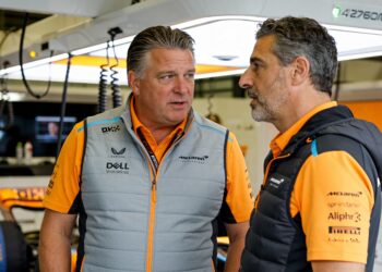 zak brown maakt einde aan speculatie stella blijft