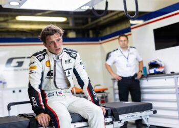 zware beproeving voor teamgenoot verstappen gounon viel flauw