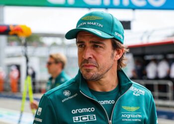 alonso trakteert zichzelf op unieke pagani van 10