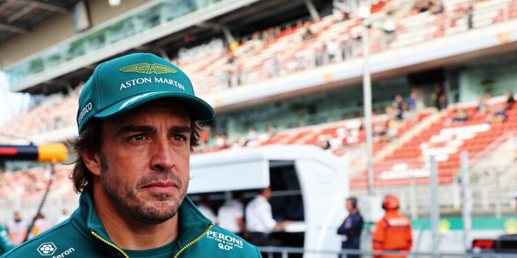 alonso vol vertrouwen ondanks crisis twijfel niet
