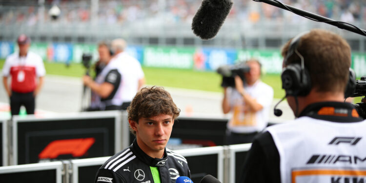 Antonelli eist opheldering van Mercedes na clash met Russell 1 antonelli eist opheldering van mercedes na clash m
