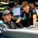 antonelli leidt mercedes 1 2 in verstoorde canades
