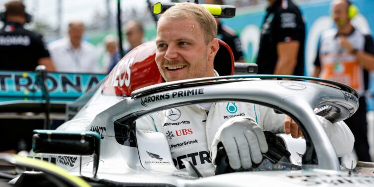 antonelli pakt derde pole op rij verstappen start