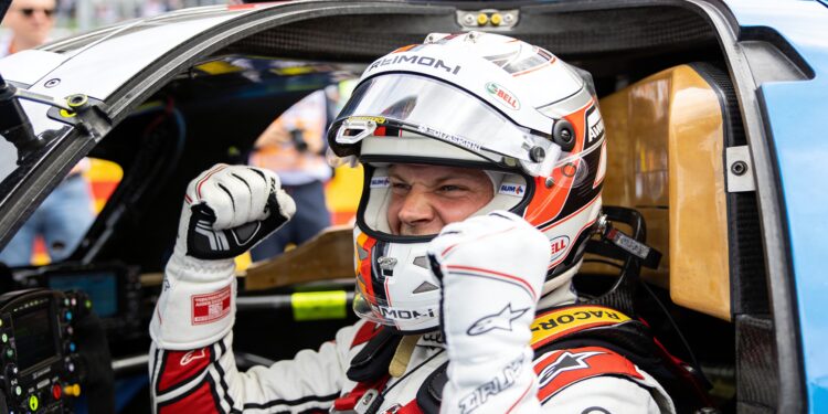 antonelli schrijft f1 historie en grijpt leiding i
