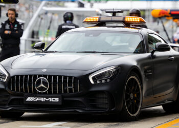 bizar incident met safety car tijdens f4 race in m