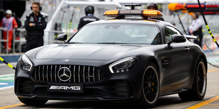 bizar incident met safety car tijdens f4 race in m